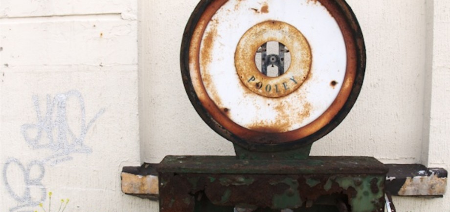 Weighing machine Rusting railway parcel weighing machine